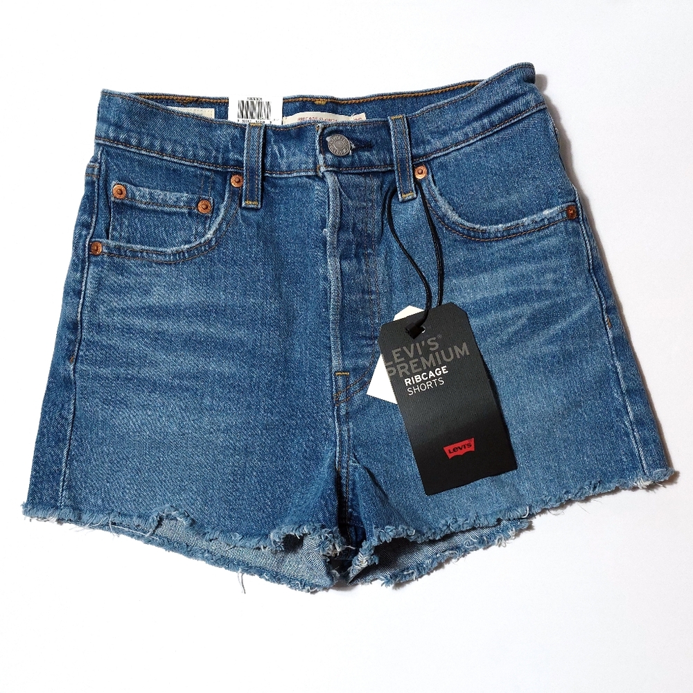 NWT Levi's Denim High-Rise Rib Cage Shorts